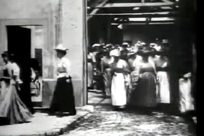 這三部經典的英國紀錄片,《夜與霧》引人深思,你看過嗎?